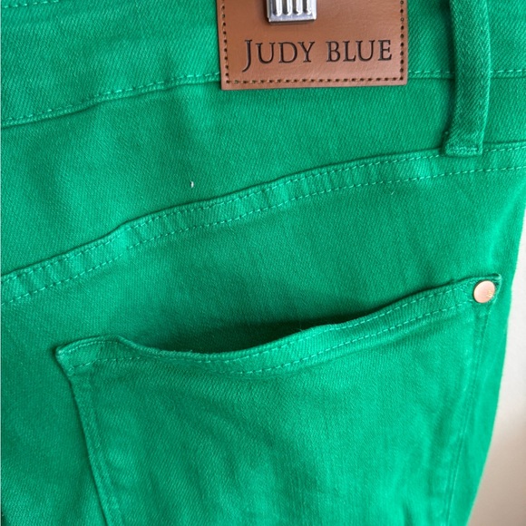 Judy Blue Vibrant Green Ankle Jeans - Picture 3 of 6